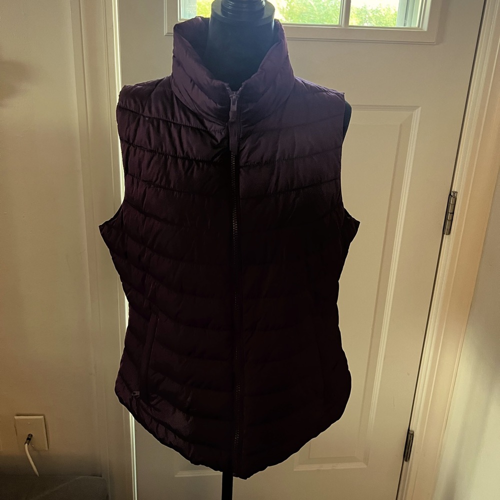 Gap puffer vest